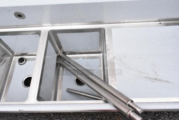 BRAND NEW SCRATCH AND DENT! Regency Stainless Steel 3 Bay Sink w/ Dual Drain Boards. Missing 2 Legs. - Image 4 of 8