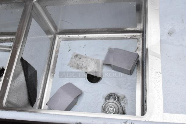 BRAND NEW SCRATCH AND DENT! Regency 600S32424224 Stainless Steel 3 Bay Sink w/ Dual Drain Boards. Missing 2 Legs. - Image 3 of 8