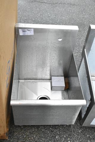 BRAND NEW SCRATCH AND DENT! Stainless Steel Single Bay Sink. No Legs.