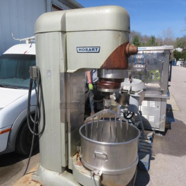 One HOBART 140 Quart Stand Mixer With Bowl ANd Paddle. Model # V1401. 230 Volt. 3 Phase. 5hp. - Image 4 of 5