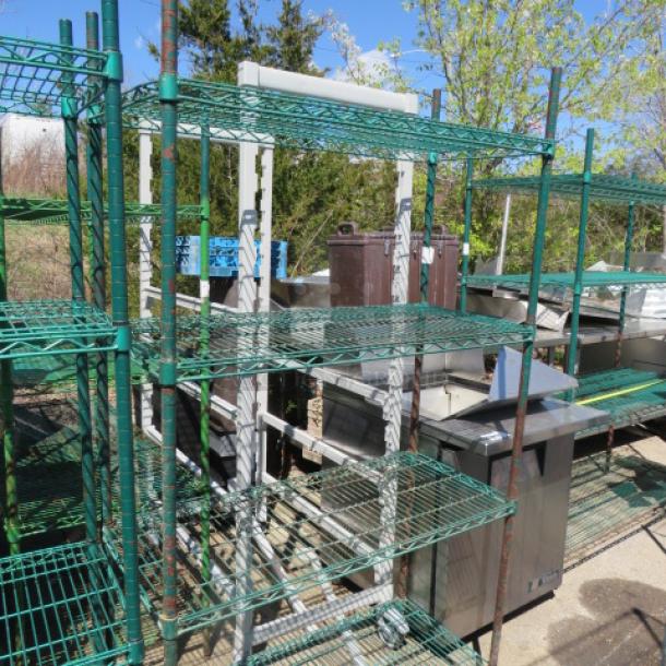 One Green Metro Shelf With 4 Shelves. 42X18X75 - Image 1 of 1