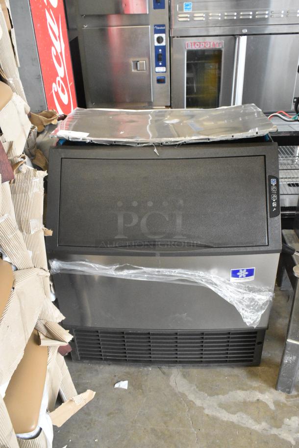BRAND NEW SCRATCH AND DENT! 2024 Manitowoc UYF0310A-161B 30" Air Cooled Undercounter Half Dice Ice Machine with 119 lb. Bin. 295 lb. 115 Volts, 1 Phase. - Image 4 of 10