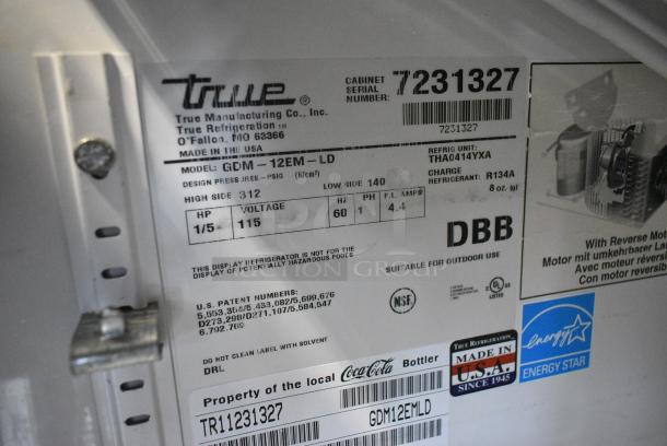 True GDM-12EM-LD Metal Commercial Single Door Reach In Cooler Merchandiser w/ Poly Coated Racks. 115 Volts, 1 Phase. Tested and Does Not Power On - Image 5 of 5