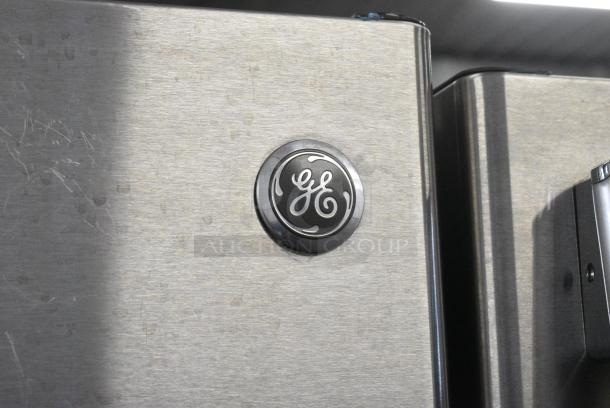 General Electric GE GTS18GSHMRSS Stainless Steel Cooler w/ Freezer. 110-127 Volts, 1 Phase. Tested and Working! - Image 3 of 8