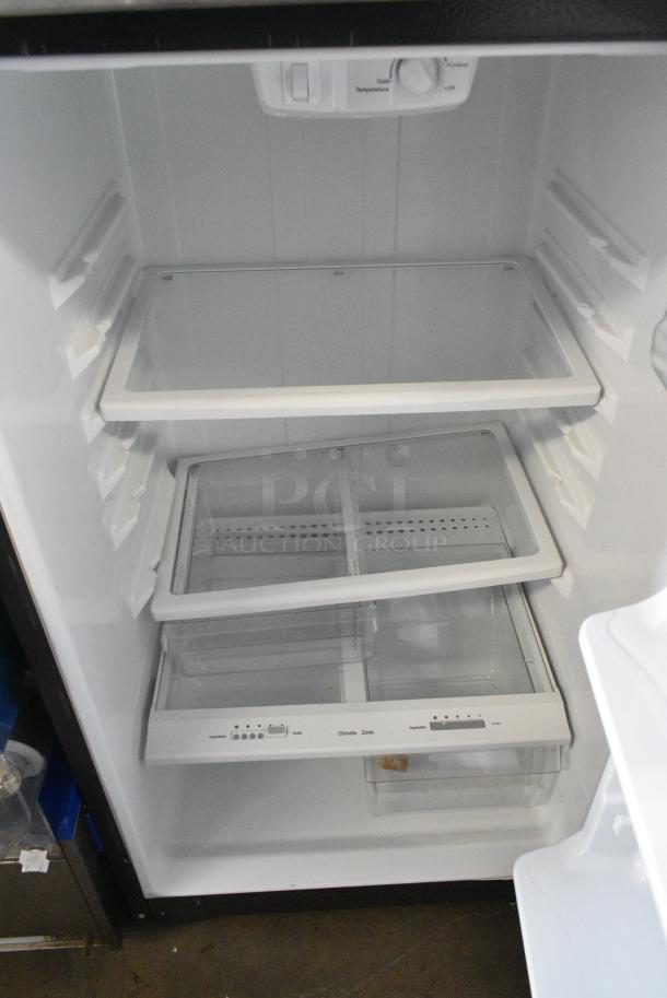 General Electric GE GTS18GSHMRSS Stainless Steel Cooler w/ Freezer. 110-127 Volts, 1 Phase. Tested and Working! - Image 6 of 8