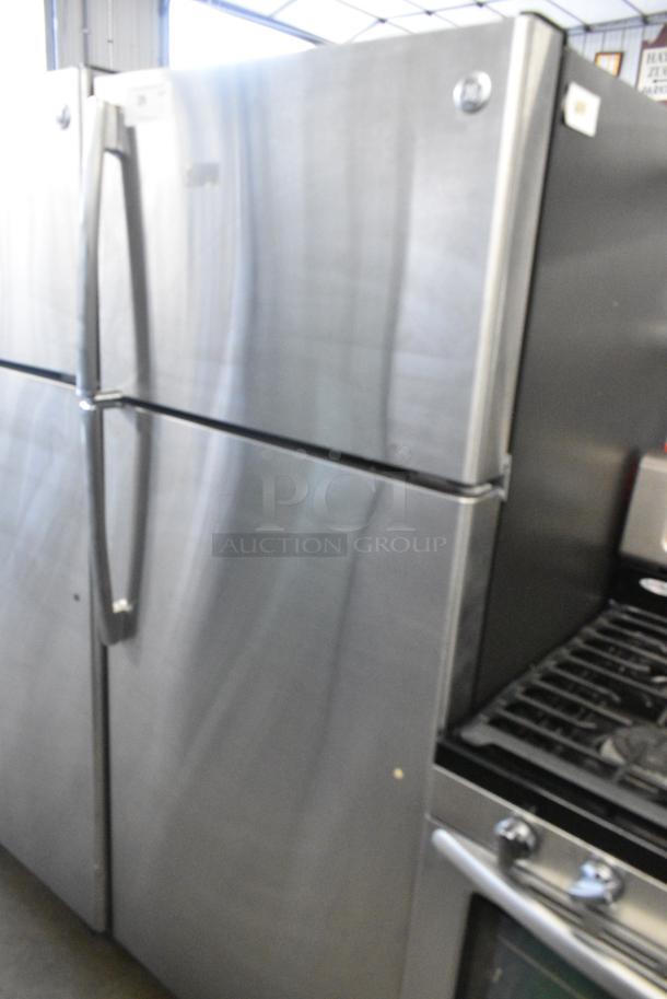 General Electric GE GTS18GSHMRSS Stainless Steel Cooler w/ Freezer. 110-127 Volts, 1 Phase. Tested and Working! - Image 2 of 8