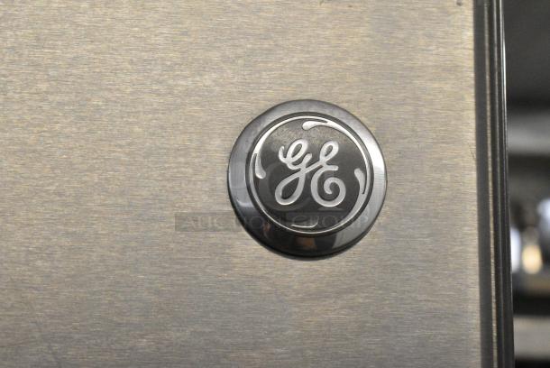 General Electric GE GTS18GSHMRSS Stainless Steel Cooler w/ Freezer. 110-127 Volts, 1 Phase. Tested and Working! - Image 3 of 8
