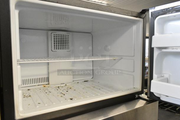 General Electric GE GTS18GSHMRSS Stainless Steel Cooler w/ Freezer. 110-127 Volts, 1 Phase. Tested and Working! - Image 4 of 8