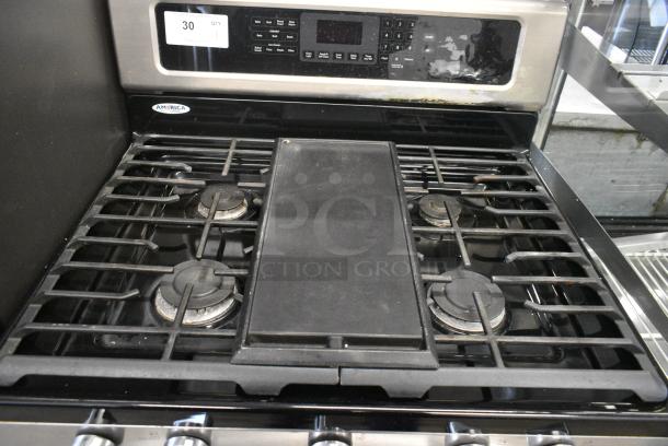 KitchenAid Stainless Steel Natural Gas Powered 4 Burner Range w/ Convection Oven. - Image 4 of 8