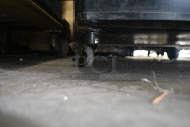 EdgeStar BR2001BL Metal Direct Draw Kegerator w/ Beer Tower on Commercial Casters. 115 Volts, 1 Phase. Tested and Working! - Image 6 of 7