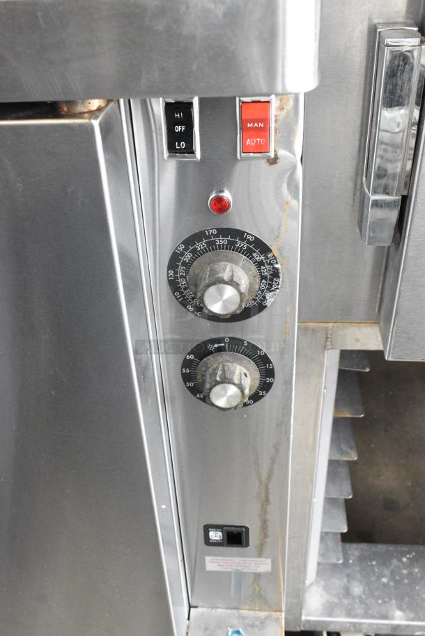 2 Blodgett Stainless Steel Commercial Natural Gas Powered Full Size Convection Oven w/ View Through Door, Solid Door, Metal Oven Racks and Thermostatic Controls. 2 Times Your Bid! - Image 5 of 9