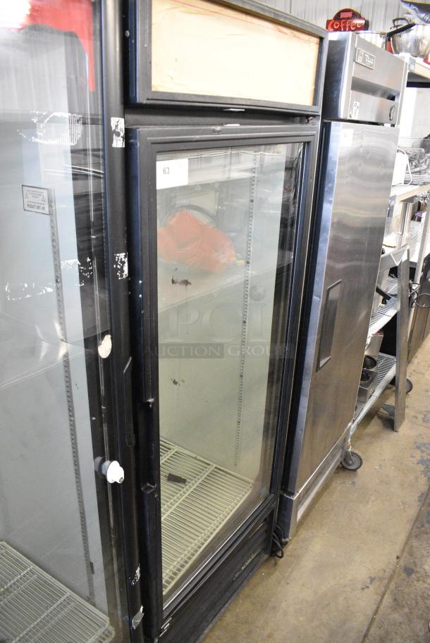 True GDM-26EM-LD Metal Commercial Single Door Reach In Cooler Merchandiser w/ Poly Coated Racks. 115 Volts, 1 Phase. Tested and Working! - Image 2 of 8