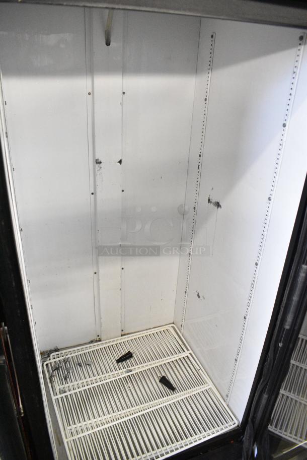 True GDM-26EM-LD Metal Commercial Single Door Reach In Cooler Merchandiser w/ Poly Coated Racks. 115 Volts, 1 Phase. Tested and Working! - Image 6 of 8