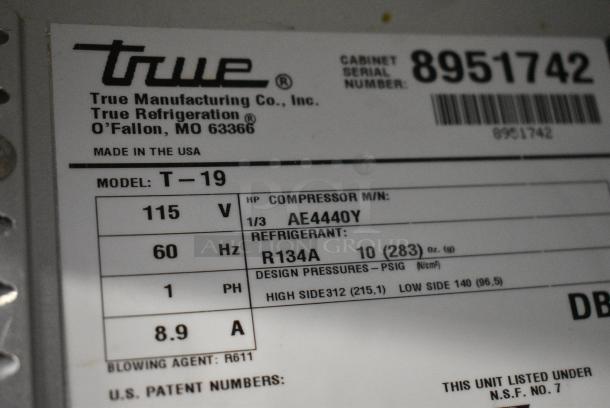 True T-19 Stainless Steel Commercial Single Door Reach In Cooler w/ Poly Coated Racks. 115 Volts, 1 Phase. Tested and Powers On But Does Not Get Cold - Image 6 of 7