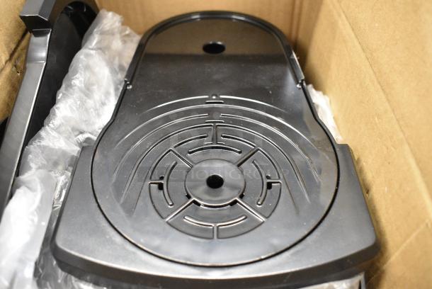 Box of 7 BRAND NEW! Bunn TF SERVER Black Poly Drip Trays. - Image 1 of 6