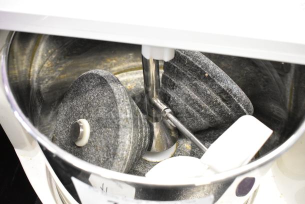 Ultra Grind Countertop Food Processor. Tested and Working! - Image 5 of 7