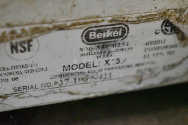 Berkel X13 Metal Commercial Countertop Meat Slicer. 115 Volts, 1 Phase. Tested and Working! - Image 5 of 6