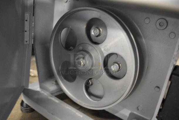 Vevor HC-210 Metal Commercial Countertop Meat Saw. 110-120 Volts, 1 Phase. Tested and Working! - Image 8 of 10
