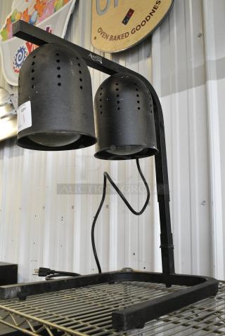 Avantco 177W62BLK Metal Commercial Countertop 2 Head Warming Lamp. 120 Volts, 1 Phase. Tested and Working!