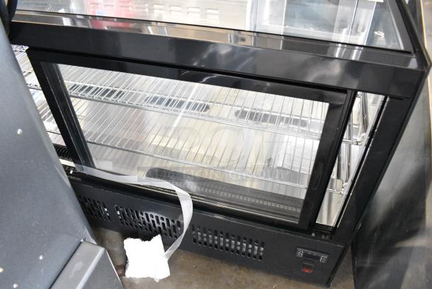 BRAND NEW SCRATCH AND DENT! KoolMore CDC-7C-BK Metal Countertop Deli Display Merchandiser. Tested and Working! - Image 6 of 9