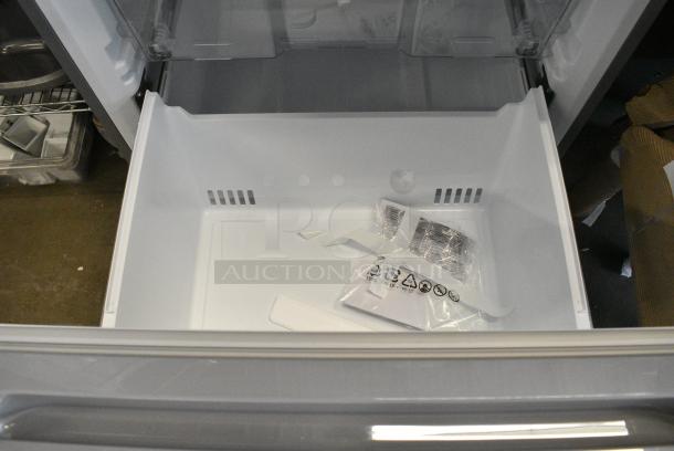 BRAND NEW SCRATCH AND DENT! KoolMore KM-RERFDSS Stainless Steel Cooler w/ Freezer. 115 Volts, 1 Phase. Tested and Working! - Image 8 of 11