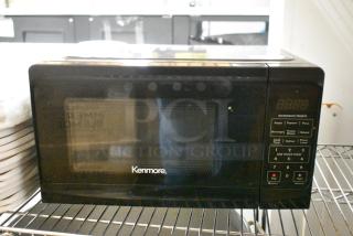 Kenmore KMCMV807BK07 Countertop Microwave Oven w/ Plate. 120 Volts, 1 Phase.