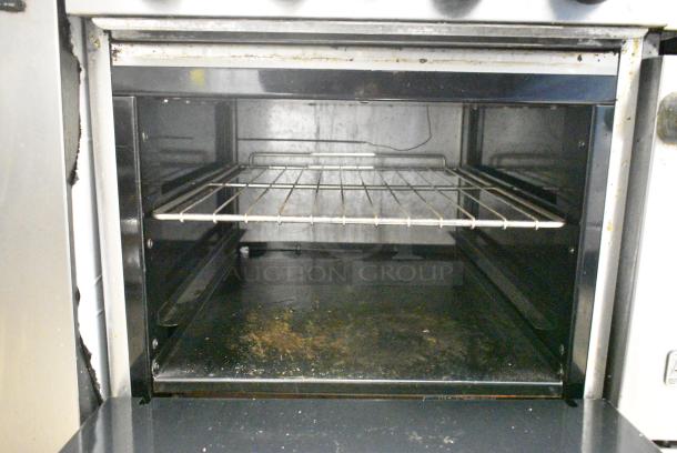 American Range AR-4 Stainless Steel Commercial Natural Gas Powered 4 Burner Range w/ Oven and Back Splash. - Image 6 of 8