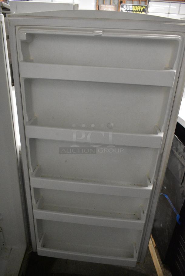 Maytag MQF1656TEW02 Single Door Reach In Freezer. 115 Volts, 1 Phase. Tested and Working! - Image 5 of 6