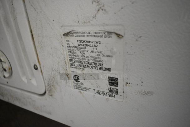 Frigidaire FGCH20M7LW2 Chest Freezer w/ Hinge Lid. 115 Volts, 1 Phase. Tested and Working! - Image 6 of 6