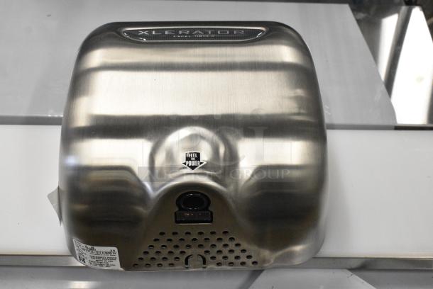 BRAND NEW SCRATCH AND DENT! Excel XL-SB 110/120 XLERATOR® Stainless Steel Cover High Speed Hand Dryer - 110/120 Volts, 1 Phase. - Image 4 of 7
