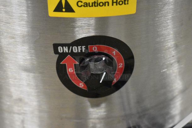 BRAND NEW SCRATCH AND DENT! Avantco 177W800 Stainless Steel Commercial Countertop Soup Kettle Food Warmer. 120 Volts, 1 Phase. Tested and Working! - Image 8 of 9
