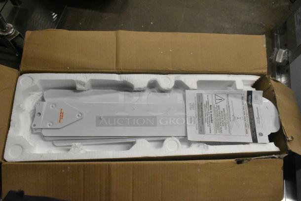 BRAND NEW SCRATCH AND DENT! Canarm CP56D11N 56" White Industrial Indoor High Performance Ceiling Fan CP56D11N - 8449 CFM, 120 Volts, 1 Phase. - Image 2 of 3
