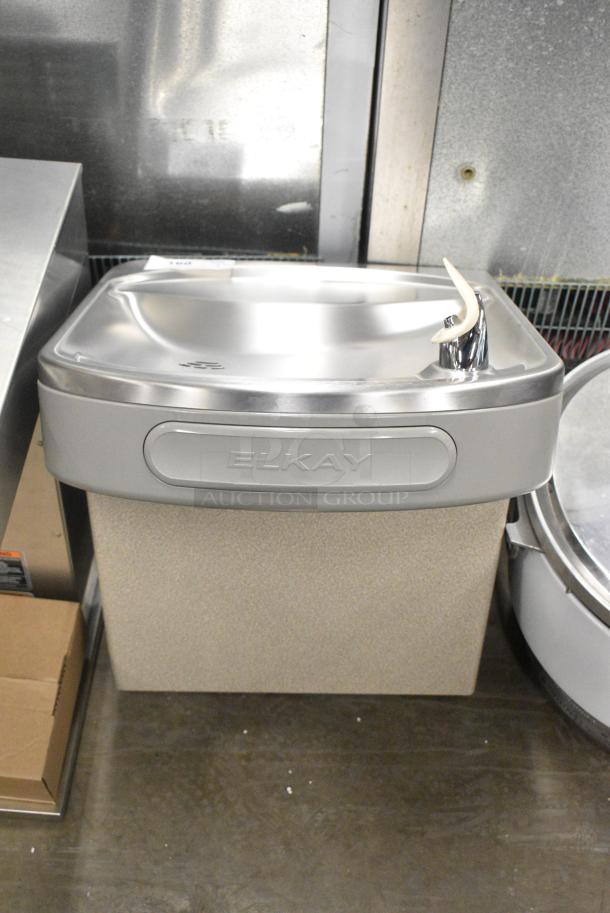 BRAND NEW SCRATCH AND DENT! Elkay EZFSD_1H Wall Mount Water Fountain. 115 Volts, 1 Phase. - Image 1 of 8