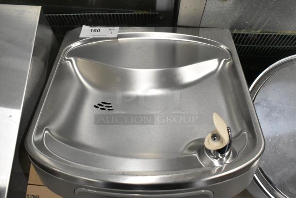 BRAND NEW SCRATCH AND DENT! Elkay EZFSD_1H Wall Mount Water Fountain. 115 Volts, 1 Phase. - Image 4 of 8