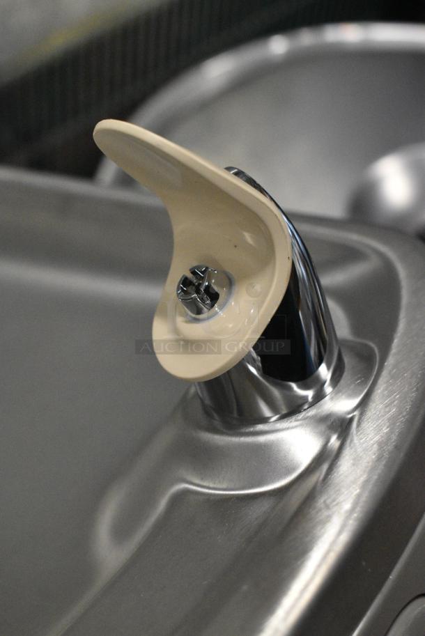BRAND NEW SCRATCH AND DENT! Elkay EZFSD_1H Wall Mount Water Fountain. 115 Volts, 1 Phase. - Image 5 of 8