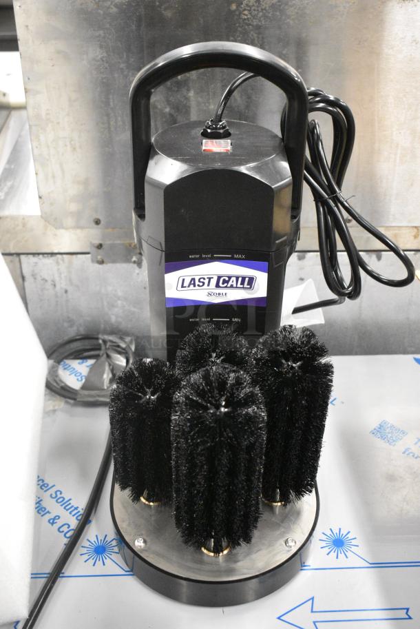 BRAND NEW SCRATCH AND DENT! Noble 274SUBWSH250 Products Last Call Heavy-Duty Submersible Five Brush Electric Glass Washer. 120 Volts, 1 Phase - Image 1 of 11