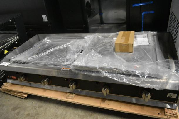 BRAND NEW SCRATCH AND DENT! Cooking Performance Group GTU-CPG-60-N Ultra Series 60" Chrome Plated Natural Gas 5-Burner Countertop Griddle - 150,000 BTU - Image 3 of 11