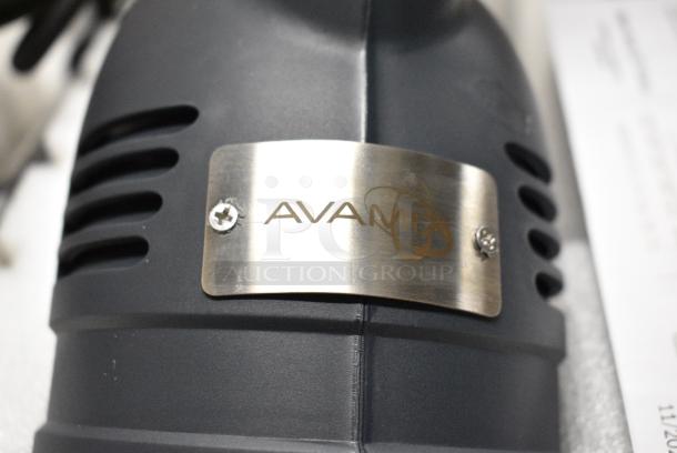 BRAND NEW SCRATCH AND DENT! AvaMix 928IBHD18 18" Heavy-Duty Variable Speed Immersion Blender - 1 1/4 hp. 120 Volts, 1 Phase. - Image 4 of 7