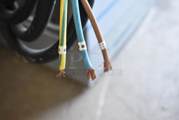 BRAND NEW SCRATCH AND DENT! 2016 BKI HSS4-2TSQ Stainless Steel Commercial Floor Style 2 Tier Warming Display Case Merchandiser. 230 Volts, 1 Phase. - Image 9 of 10