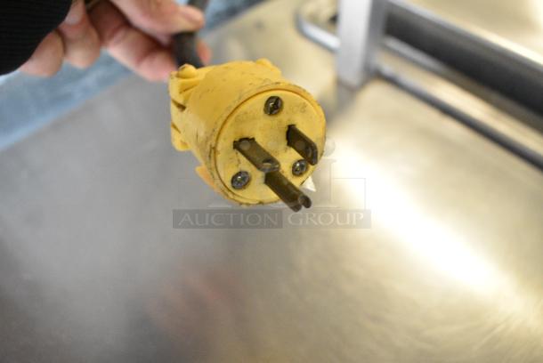 2021 Ice O Matic CIM1136HW5 Stainless Steel Commercial Ice Head on 2022 Ice O Matic B55PSC Commercial Ice Bin. 208-230 Volts, 1 Phase. - Image 7 of 8