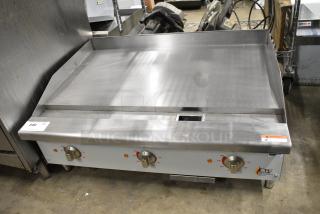 BRAND NEW SCRATCH AND DENT! Cooking Performance Group CPG 351GCPG36M Stainless Steel Commercial Countertop Electric Powered Flat Top Griddle. 208/240 Volts.