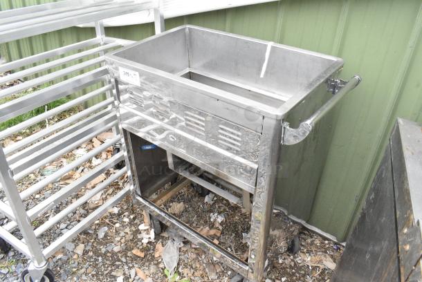 Stainless Steel Single Bay Item on Commercial Casters. - Image 2 of 4