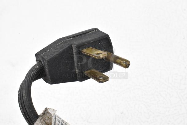 Maytag MQC1552TEW01 Metal Chest Freezer w/ Hinge Lid. 115 Volts, 1 Phase. Tested and Working! - Image 5 of 5