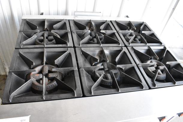LIKE NEW! 2024 KoolMore KM-CR36-NG Stainless Steel Commercial Natural Gas Powered 6 Burner Range w/ Oven. 210,000 BTU. - Image 5 of 8
