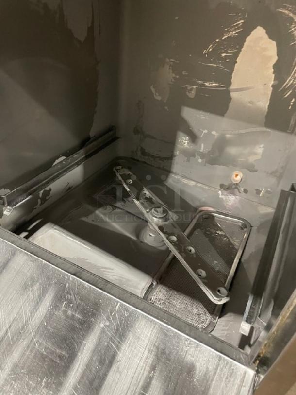 Champion Commercial Stainless Steel Electric Powered Low Temperature Undercounter Dishwasher! Model: UL130 SN: W190688734! 120V 1 Phase! - Image 5 of 7