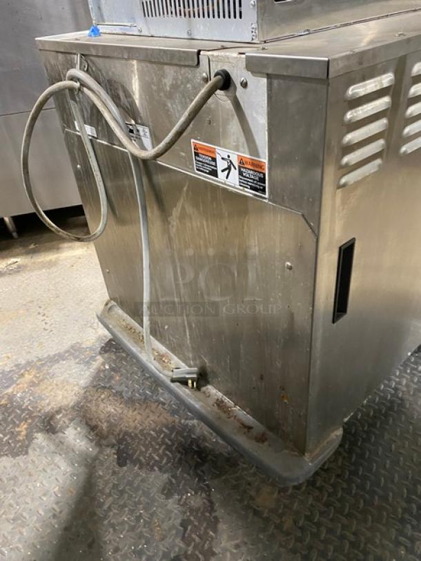 Metro C5 Series Commercial Stainless Steel Electric Powered Undercounter Heated Holding/Proofing Cabinet! With Corner Bumpers! Model: C593L-SFS-U SN: C59E005633L! 120V! On Casters! Working When Removed! - Image 4 of 7