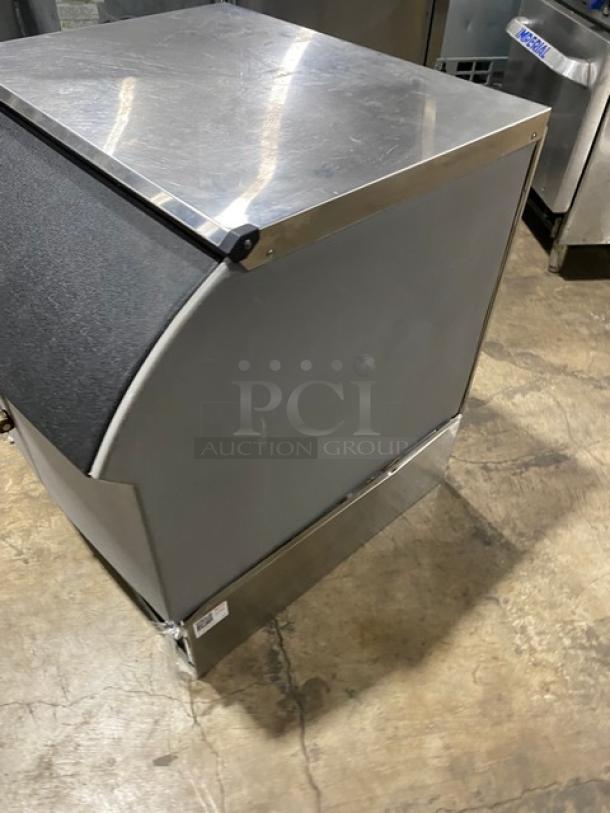 Ice-O-Matic Commercial Stainless Steel Electric Powered Water-Cooled Undercounter Half-Cube Ice Making Machine/Storage Bin Combo! With Top Hinged Lift-Up Style Lid! Model: ICEU300HW3 SN: 17111280011750! 115V 1 Phase! - Image 2 of 8