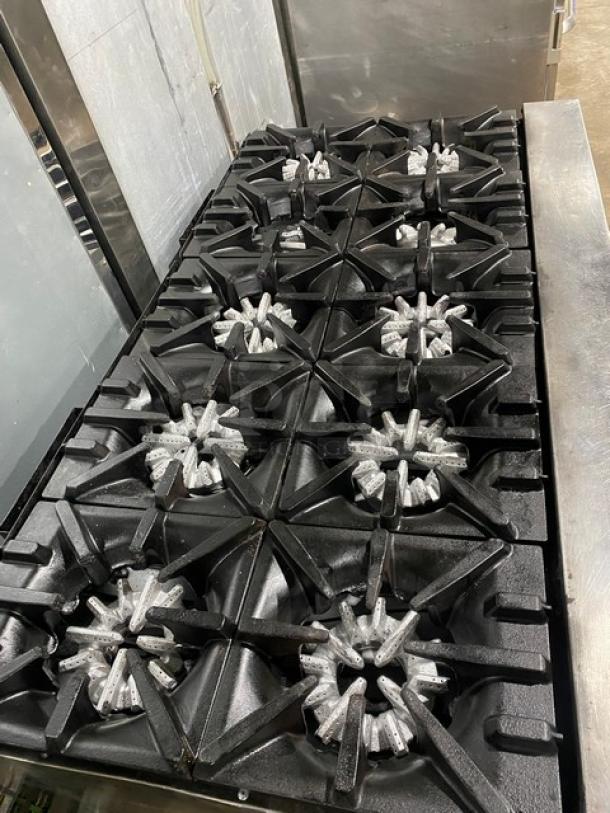 Garland Commercial Stainless Steel Natural Gas Powered 10 Burner Range/Double Oven Combo! With Wire Oven Racks! On Legs! - Image 3 of 8
