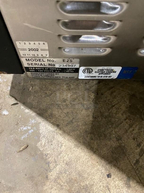 Moffat TurboFan-25 Series Commercial Electric Powered Countertop Mini Convection Oven! With Thermostatic Control! With Wired Oven Rack! Model: E25 SN: 234997! 110-120V! - Image 5 of 7
