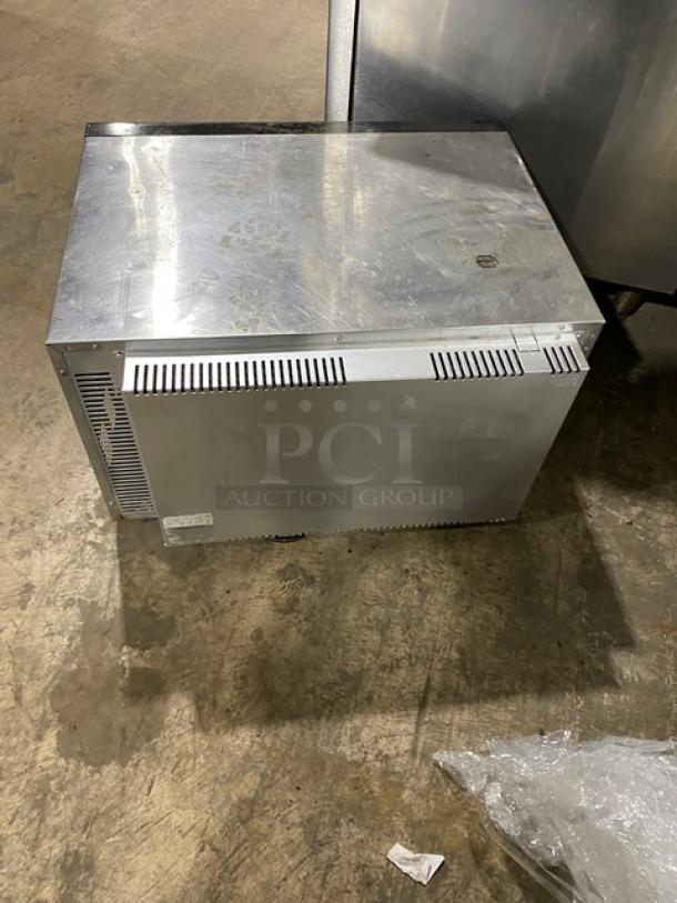 Moffat TurboFan-25 Series Commercial Electric Powered Countertop Mini Convection Oven! With Thermostatic Control! With Wired Oven Rack! Model: E25 SN: 234997! 110-120V! - Image 6 of 7